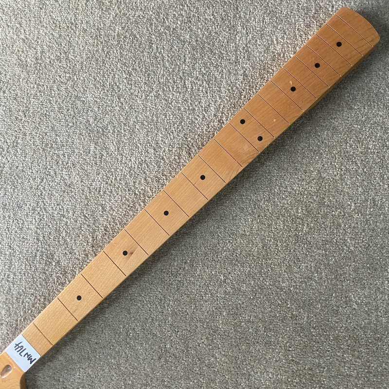 MN764 No Frets 4 String Electr - Bass Guitar Fretless recension och pris
