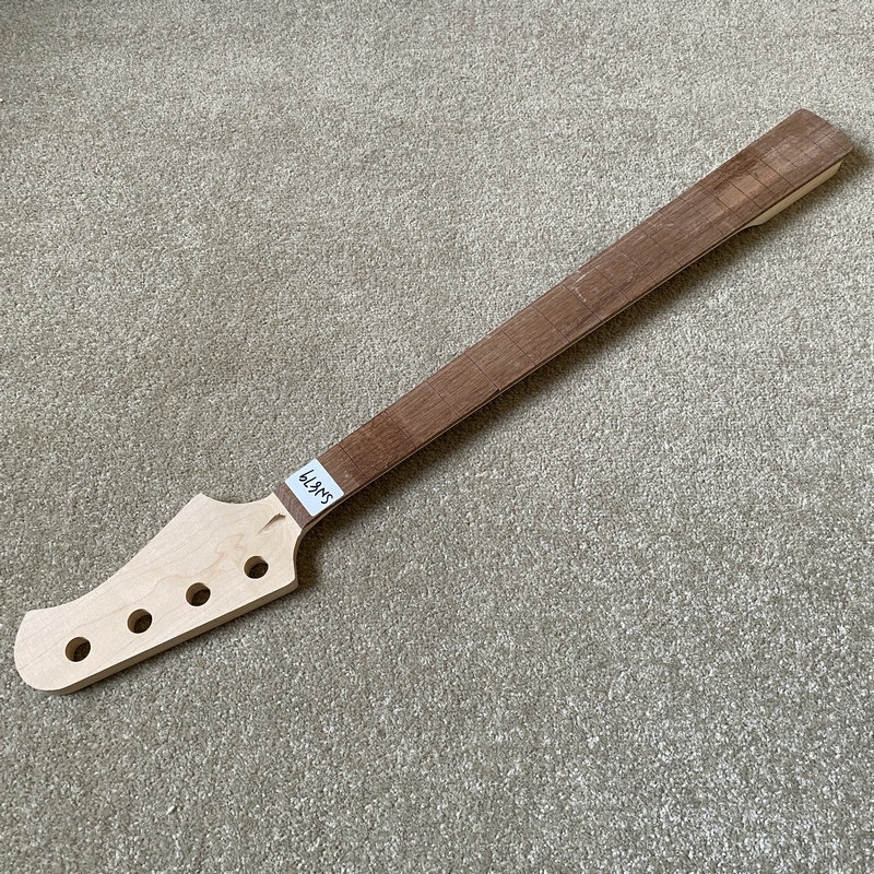 SN879 Unfinished Bass Guitar N - Bass Guitar Fretless recension och pris