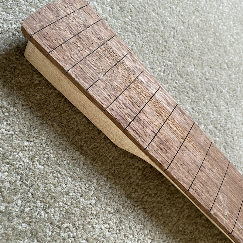 SN879 Unfinished Bass Guitar N - Bass Guitar Fretless recension och pris
