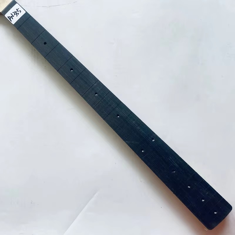PN355 No Logo Unfinished Right - Bass Guitar Fretless recension och pris