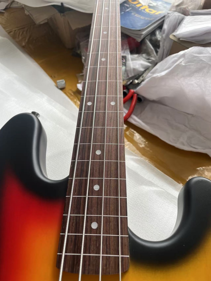 Free delivery of high quality  - Bass Guitar Fretless recension och pris